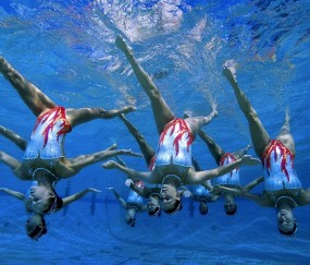 世界杯赛程中心-桑巴军团热身赛亮剑，阵容悬念待揭晓